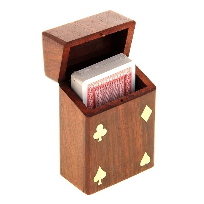 Игральные карты в деревянной шкатулке купить