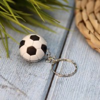 brelok-dlya-klyuchej-futbolnyj-myach-tsvet-miks-2