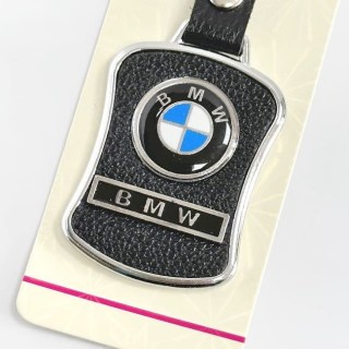 Брелок для ключей с маркой автомобиля «BMW» фото