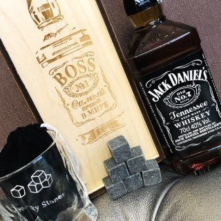 Подарочный набор для виски «BOSS №1» со стаканом и камнями фото